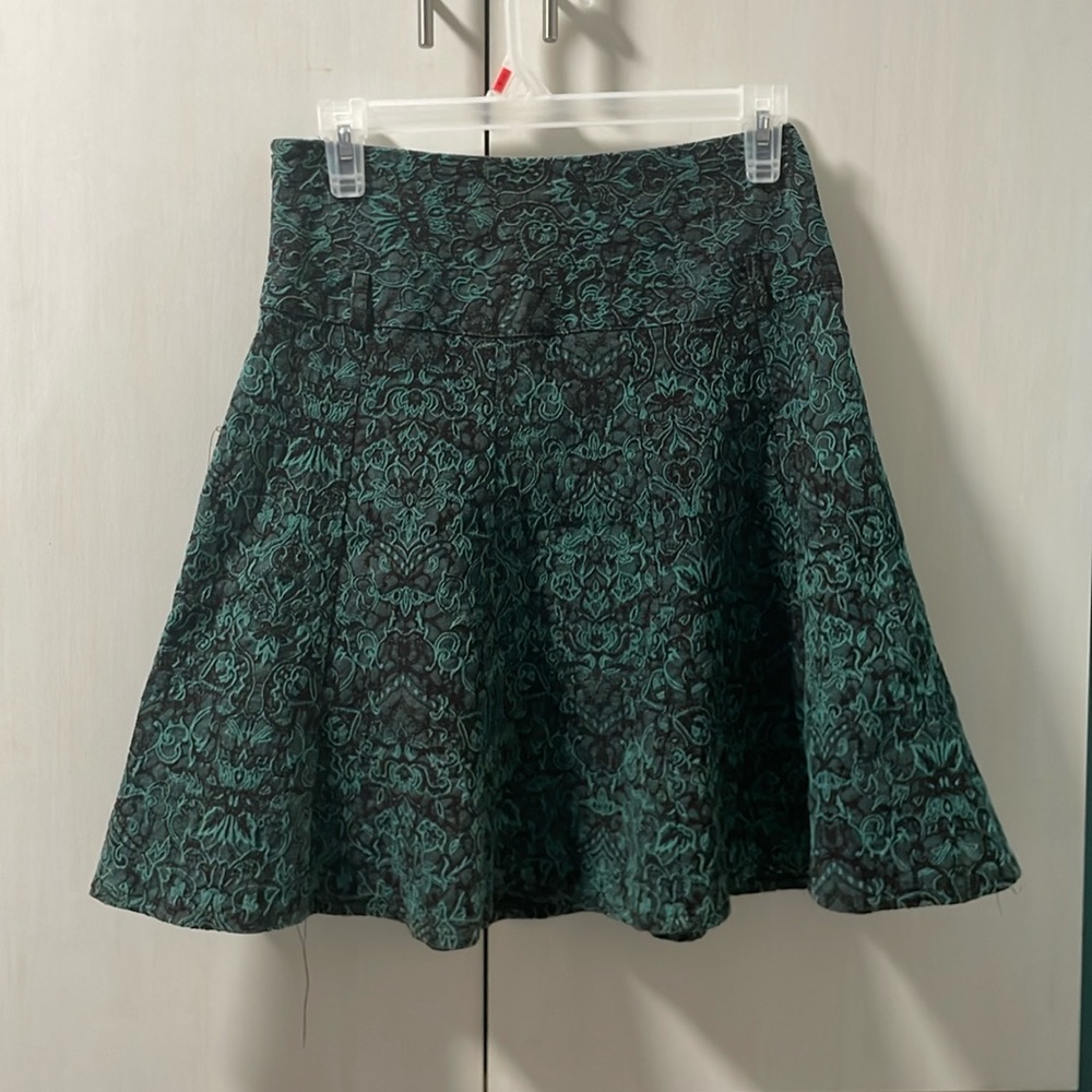 📦 embroidered skirt